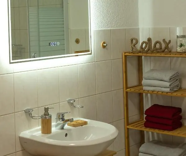 Fuchsbau Im Eg Des Ferienhauses Falkenhoehe *